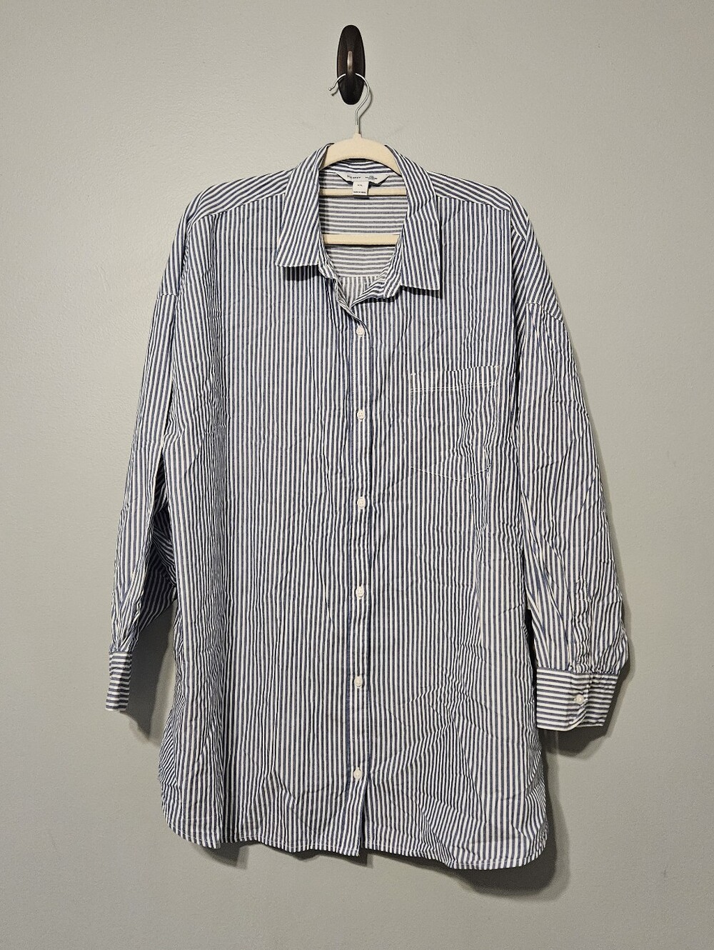 Old Navy Blue and White Striped Button-Down Shirt